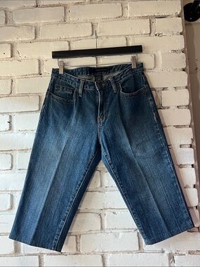 CALVIN KLEIN Classic Mid-Blue Denim Cropped Jeans fitted Jorts